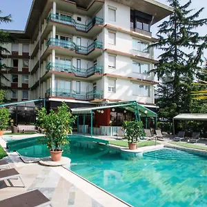 Hotell Grand Panoramic